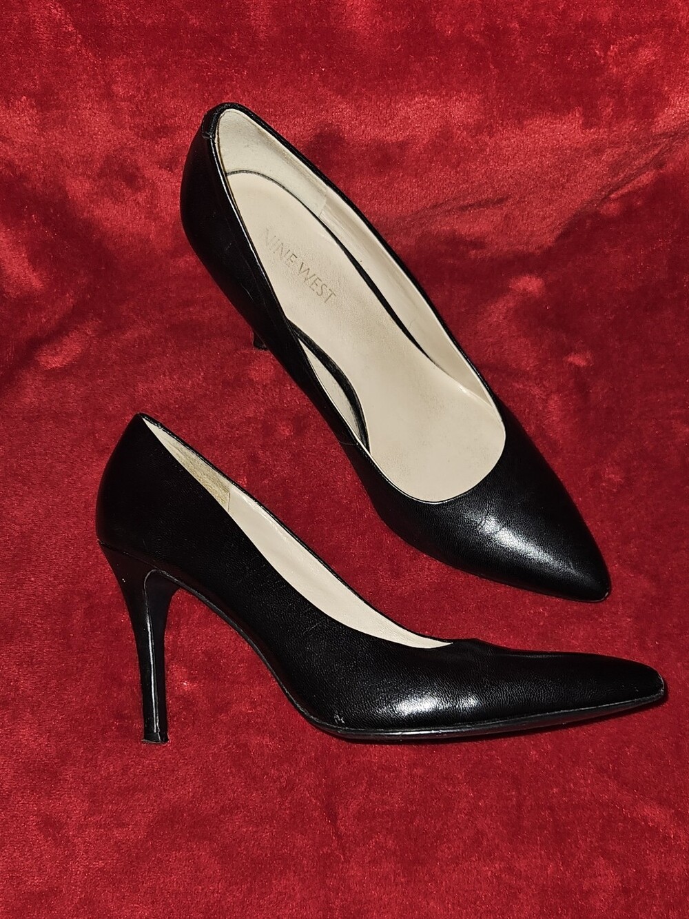 Nine West Black Leather Pointed Toe Pumps with Slim Heel - Size 7.5M
